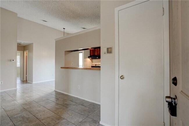 Building Photo - 11600 Walnut Ridge Dr