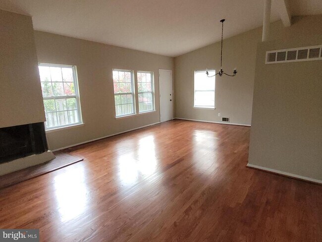 Building Photo - 6805 Pimlico Dr
