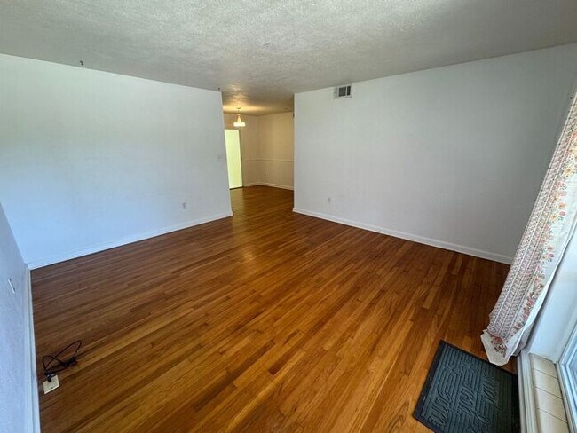 Foto del edificio - Pensacola - 2 bedroom, 2 bathroom w/ sunro...