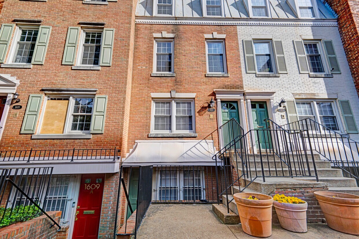 Foto principal - 1607 Corcoran St NW
