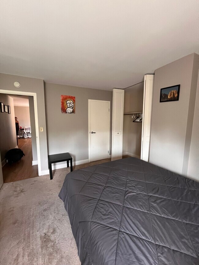 Foto del edificio - 600 E 8th St