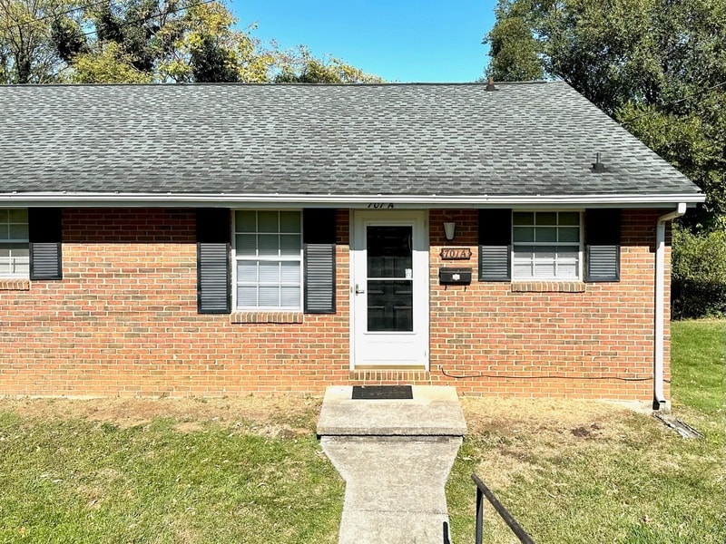 Photo - 701 Commander Drive