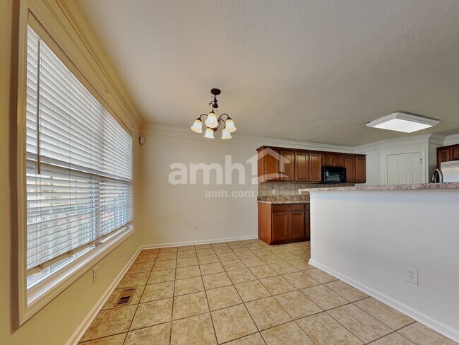 Foto del edificio - 3342 Hunt Crest Rd