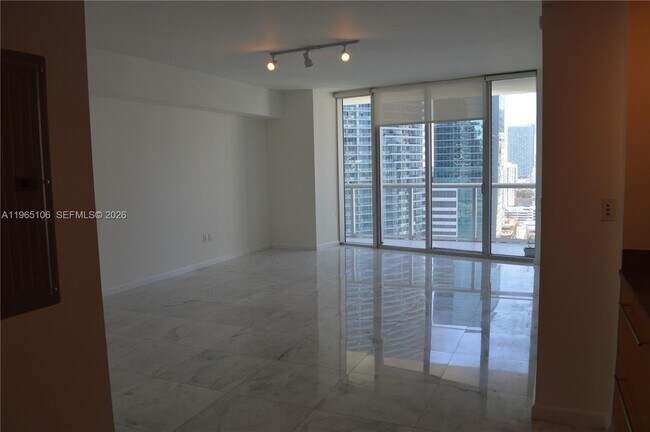 Foto del edificio - 475 Brickell Ave