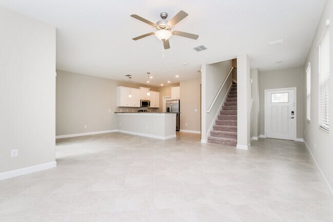 Building Photo - 2856 Coach Manors Way