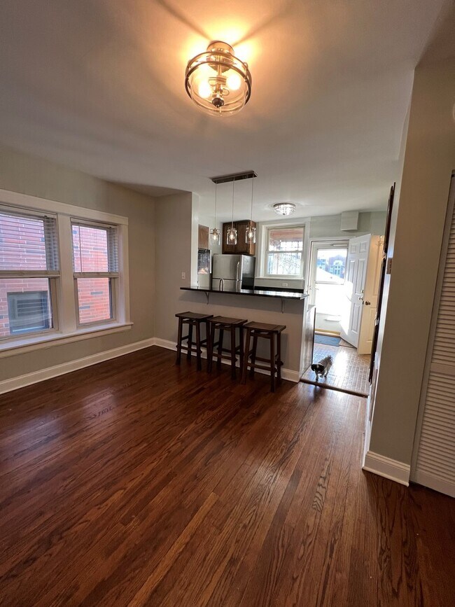 Foto del edificio - 3526 N Reta Ave