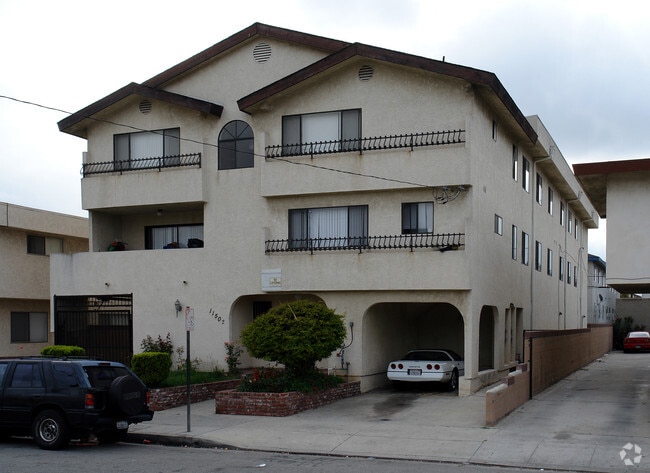 Building Photo - 11502 Birch Ave