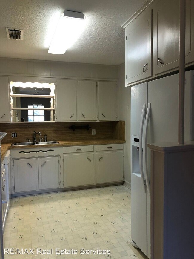 Foto del edificio - 3 br, 2 bath House - 2107 Urbandale Street