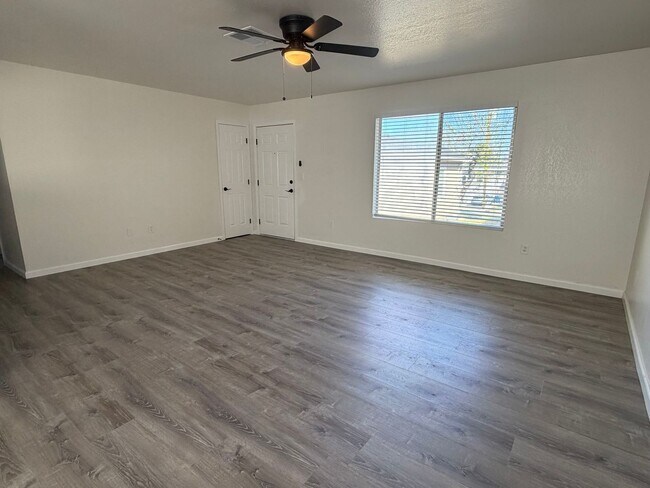 Foto del edificio - 1762 Willis St