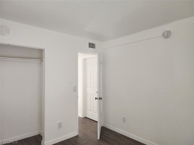 Foto del edificio - 1919 Lillie St