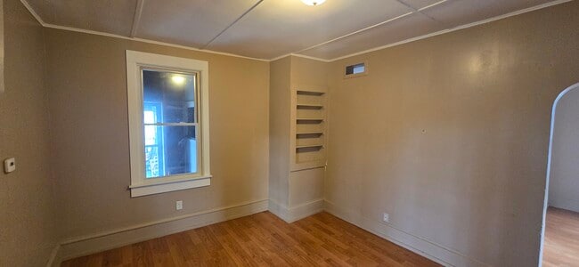 Building Photo - 490 Grand St