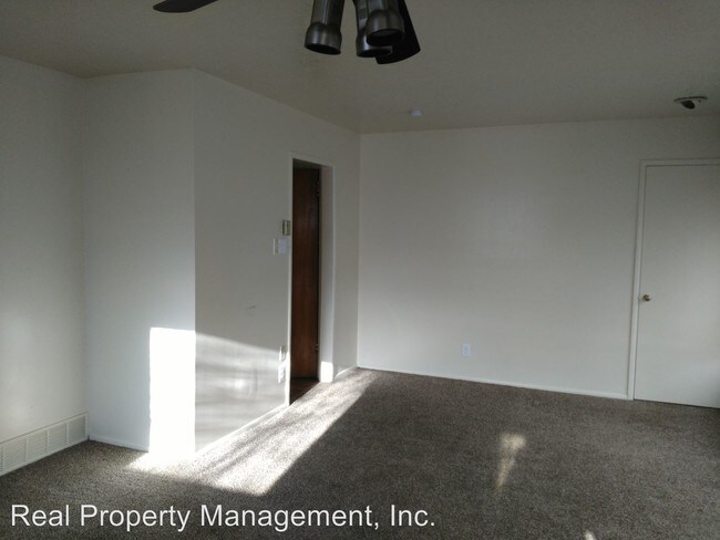 Building Photo - 4481 S 200 W