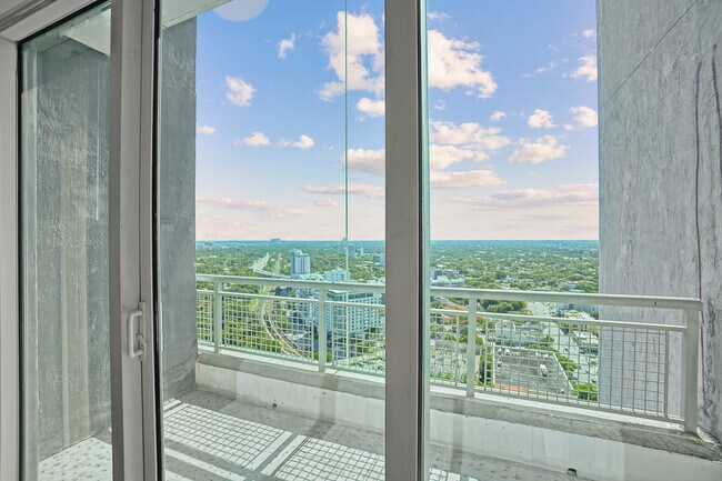Foto del edificio - 60 SW 13th St