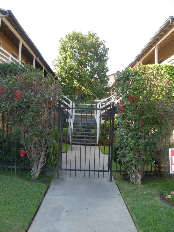 Foto del edificio - 302 S Broadway