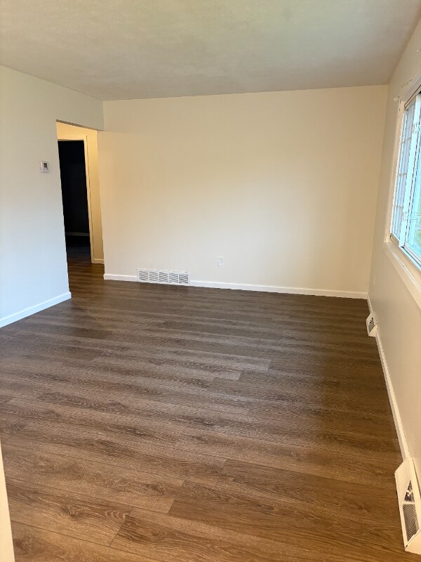 Foto del edificio - 4208 E 189th St