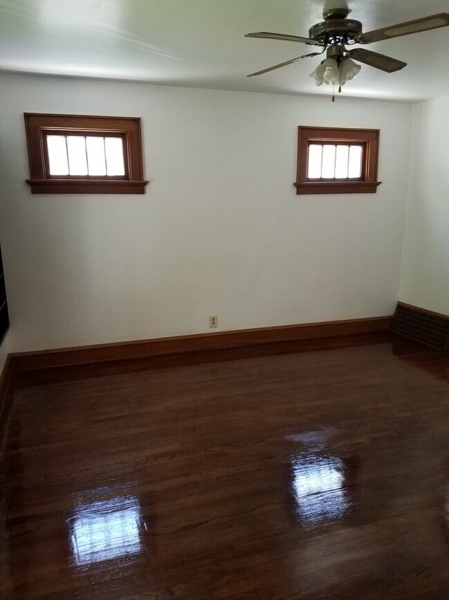 Foto del edificio - 1255 Elm Lawn St