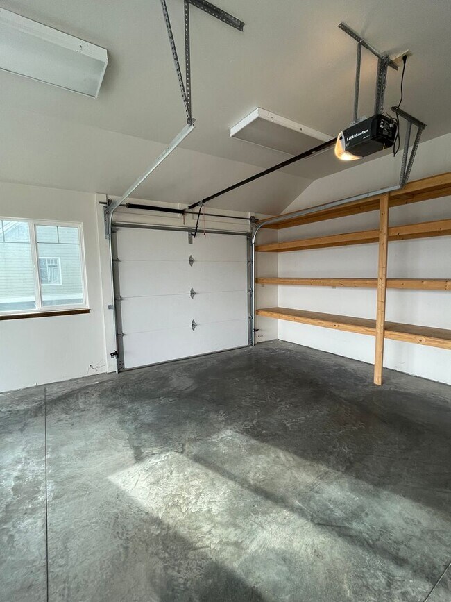 Foto del edificio - High-end home with 3 car garage and panoramic views of Big Mountain!