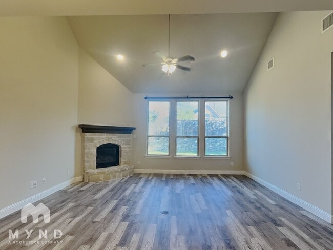 Foto del edificio - 1424 Bird Cherry Ln