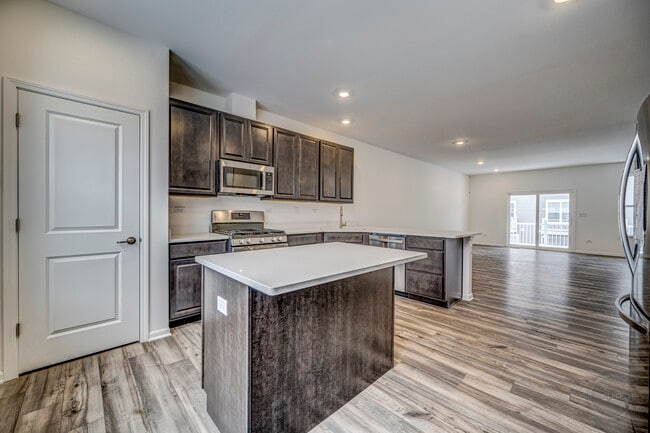 Building Photo - 528 Wolverine Dr