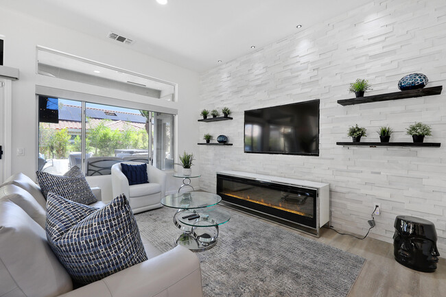Foto del edificio - 78568 Autumn Ln