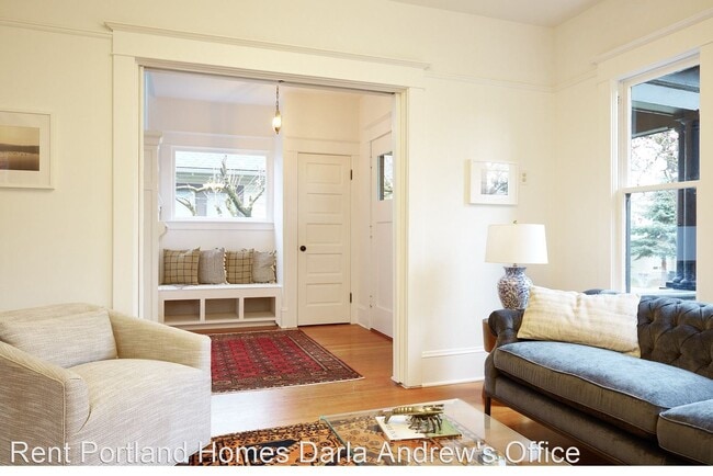 Building Photo - 3 br, 2.5 bath House - 6623 SE 17th Ave