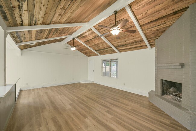 Foto del edificio - 23122 Whispering Willow Dr