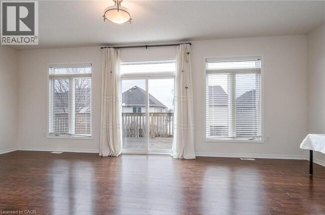 Building Photo - 570 Woolgrass Ave