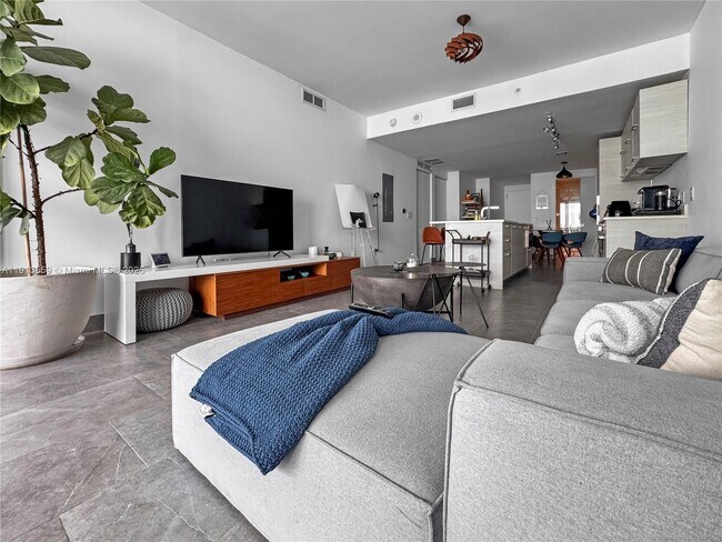 Foto del edificio - 650 NE 32nd St