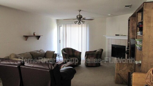 Building Photo - 5105 Meridian Ln