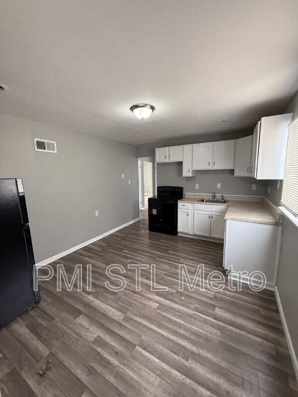 Foto del edificio - 9729 Lorna Ln