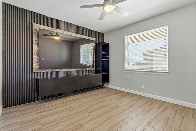 Building Photo - 3 bedroom with flex room available in Horizon City