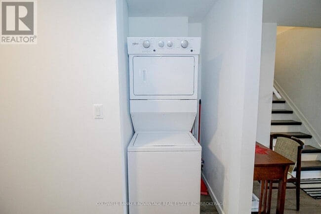 Building Photo - 400 Chaffey St