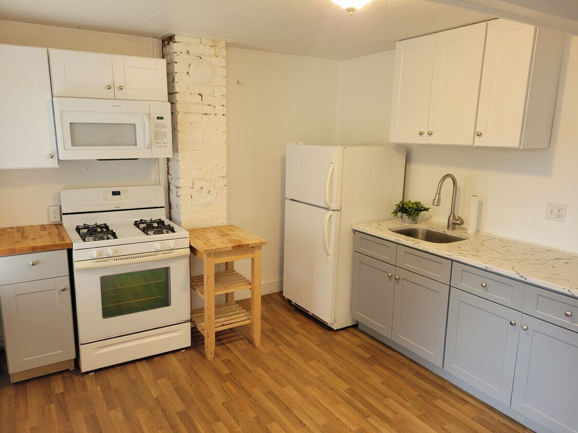 Kitchen - 88 Bishop St