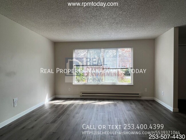 Foto del edificio - Remodeled 2 Bedroom With Garage!