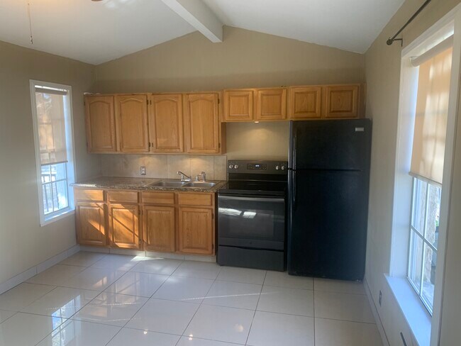Foto del edificio - 1116 Lakeshore Dr