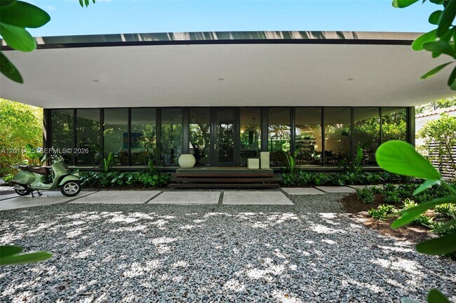 Building Photo - 4045 Bonita Ave