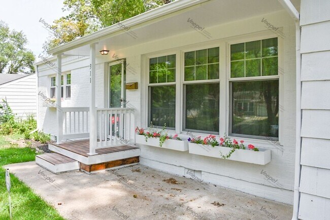 Foto del edificio - AVAILABLE NOW! Absolutely ADORABLE 3 Bed 1...