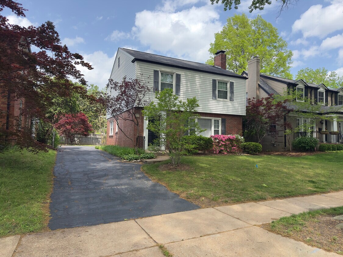 Primary Photo - 8115 Westmoreland Ave