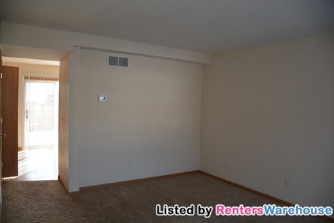 Building Photo - 915 7th St