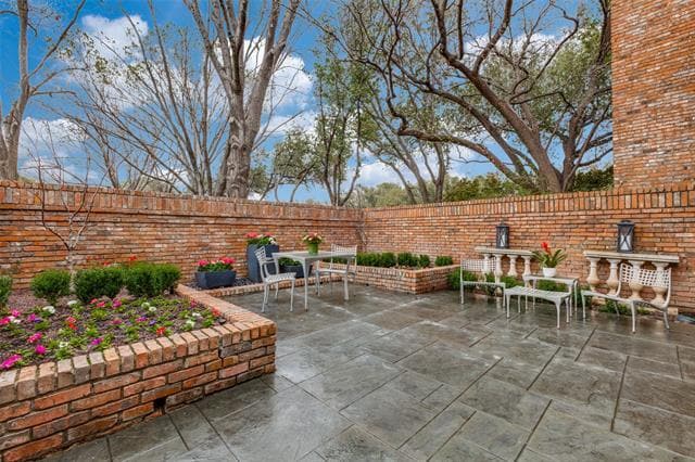 Building Photo - 4402 Westside Dr