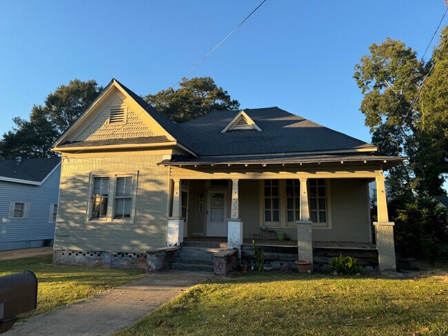 Foto del edificio - 721 Pearl River Ave