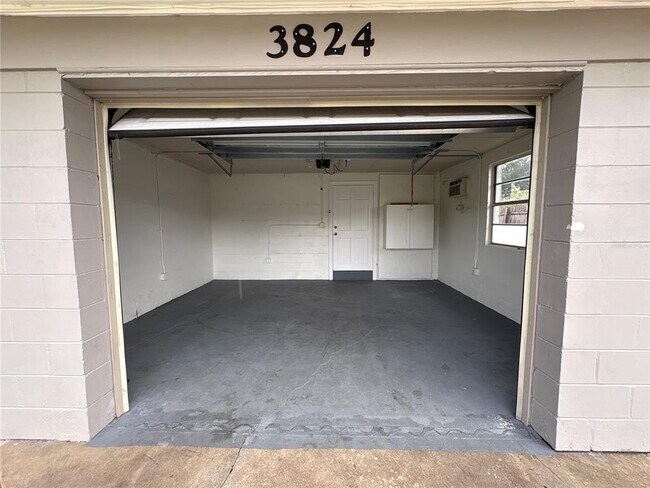 Foto del edificio - 3824 Winona Dr