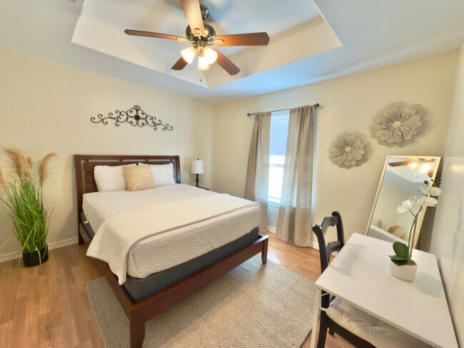 Foto del edificio - 6621 Garden Woods Ave