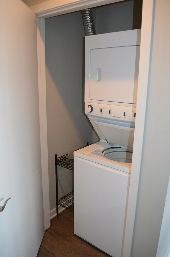 Foto del edificio - 612 Douglas St NW