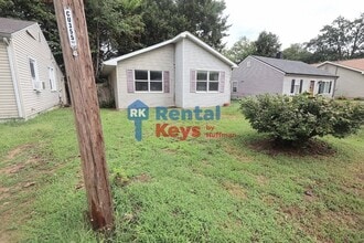 Building Photo - 2122 Ravenswood Dr