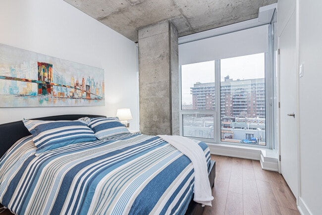 Building Photo - 1500 Rue Berri