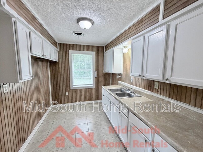 Building Photo - 474 Brockwood Cove