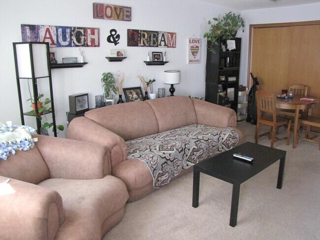 Foto del edificio - 15753 Flackwood Ave