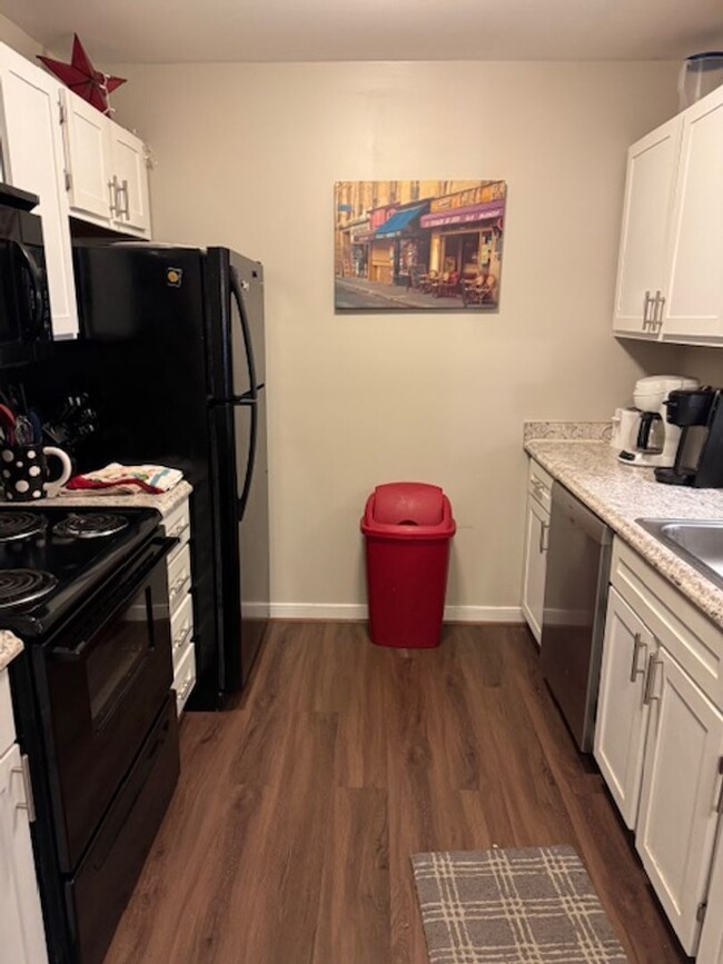 Foto del edificio - Apartment Located Minutes from Downtown Le...
