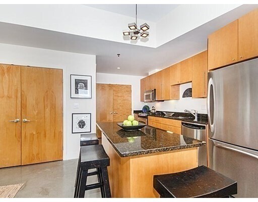 Foto del edificio - 725 Harrison Ave